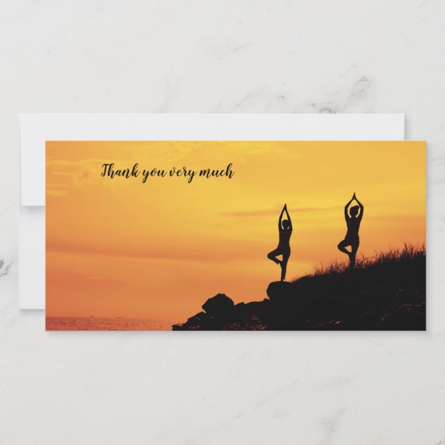 Carte De Remerciements Les femmes yoga sont sur la falaise (Devant)