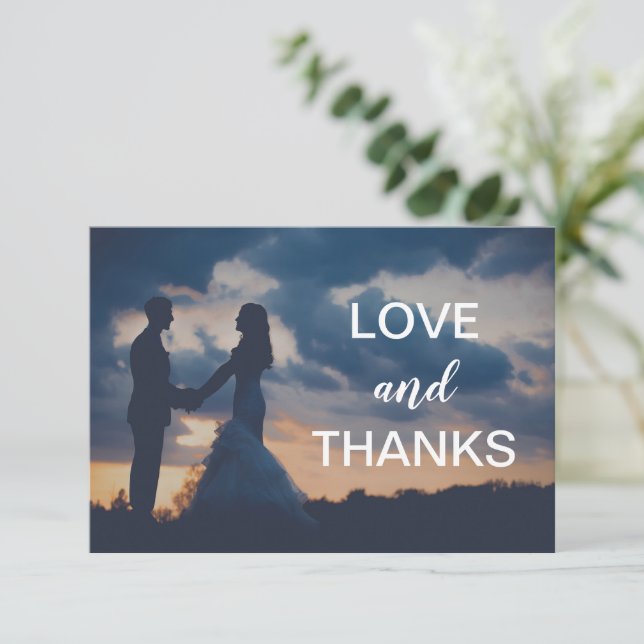 Carte De Remerciements Mariage simple photo moderne (Debout devant)