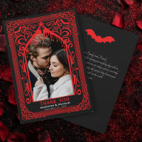 Photo de mariage à la cathédrale gothique vampire