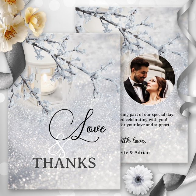 Carte de remerciements photo de mariage hivernal d (Winter wedding Thank You card featuring a candle lit lantern in a sparkling snow with custom photo)