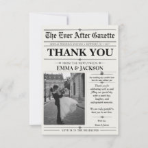 Photo de mariage noir et blanc dans un journal