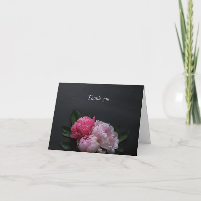 Carte De Remerciements Pies roses sur arrière - plan foncé (Devant)
