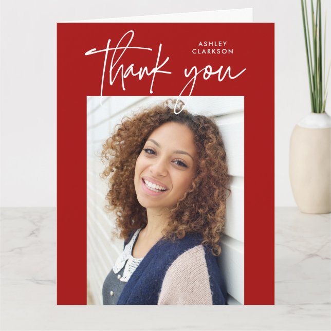 Carte De Remerciements Rouge Moderne Calligraphie Photo Graduation Plier (Devant)