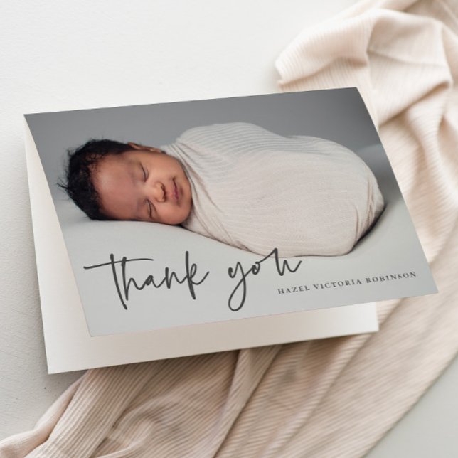 Carte De Remerciements Script moderne Photo religieuse Baptême (Simple modern script baby photo baptism thank you card.)