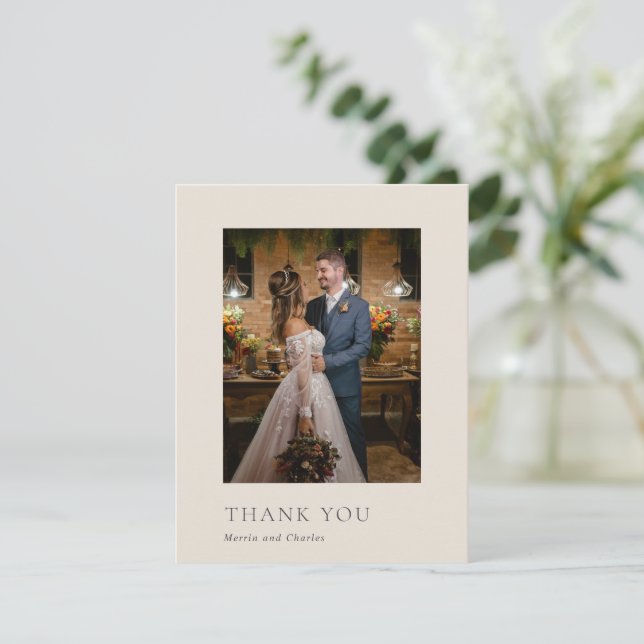 Carte De Remerciements Style Beige Photo Mariage moderne (Debout devant)