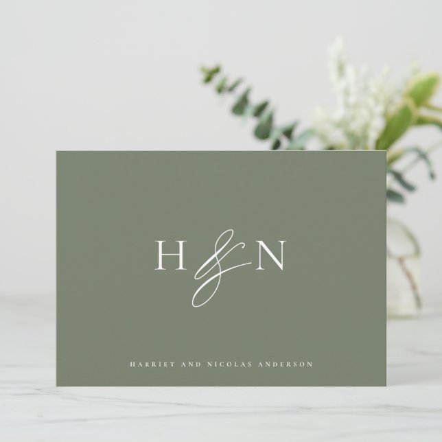 Carte De Remerciements Taupe Green Elegant Mariage Monogramme (Debout devant)