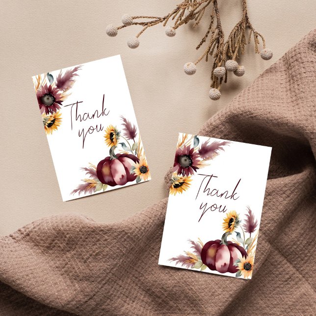 Carte De Remerciements Tombez amoureux boho citrouille tournesol enterrem (Fall in love boho bridal shower thank you cards burgundy pumpkin sunflowers pampas grass thank you)