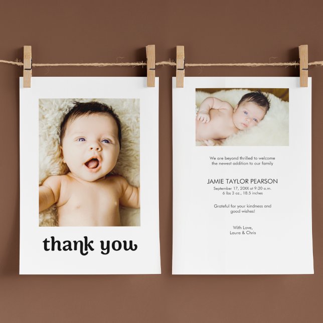 Carte De Remerciements Typographie tendance Simple Moderne 2 Photos pour  (Baby shower thank you card with birth stats, photos, message and baby name. Front and back of card)