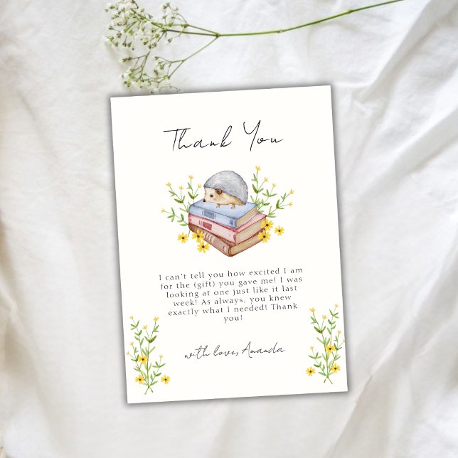 Carte De Remerciements Un nouveau chapitre commence le Baby shower de hér (A New Chapter Begins Floral Hedgehog Baby Shower Thank You Card)