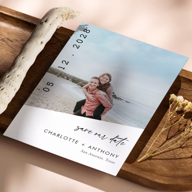 Carte de sauvegarde de date de photo de plage mode (Modern Beach Photo Save The Date Card)