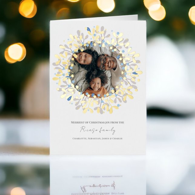 Carte De Vacances Métallisée Photo personnalisée de la couronne de Noël (Christmas Wreath Personalized Photo Foil Holiday Cards from Ricaso. Foil cards add photograph )