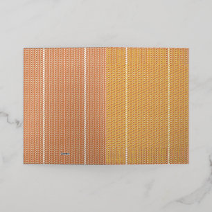 Carte De Vacances Métallisée Un tapis orange avec un motif texturé est posé à p