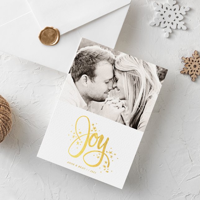 Carte de vacances photo moderne White Golden Joy (Simple and clean white photo Christmas holiday card with faux gold foil Joy surrounded by stars)
