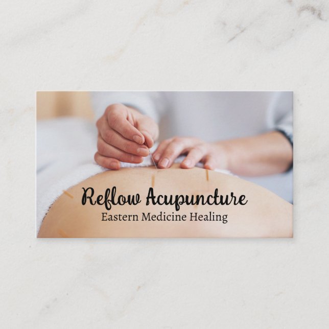 Carte De Visite Acupuncteur travaillant sur un client (Devant)