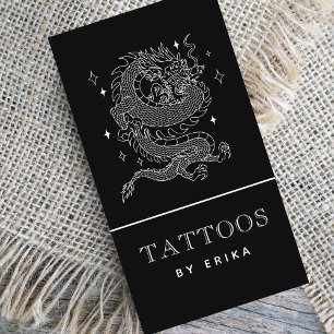 Carte De Visite Artiste de tatouage noir et blanc Dragon Mystique 