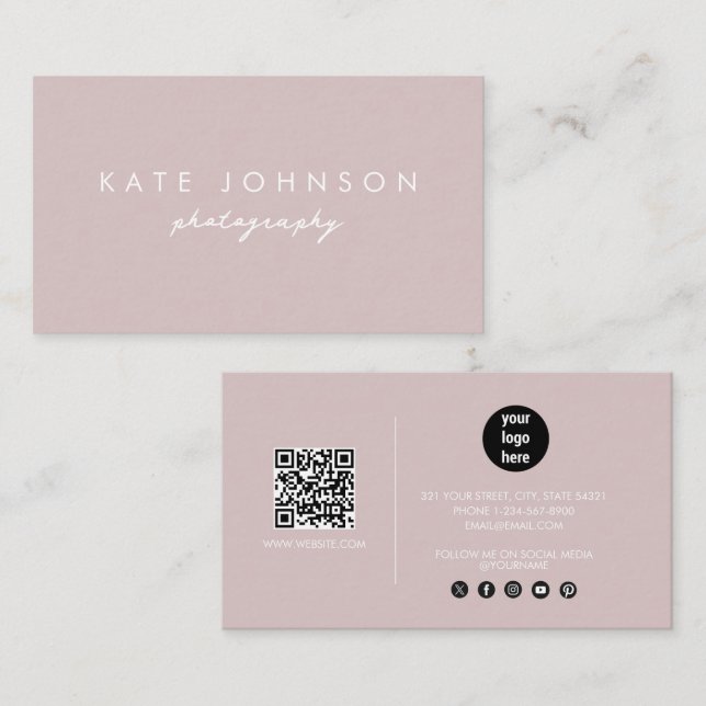 Carte De Visite Blush rose moderne Script QR Code Médias sociaux (Devant / Derrière)
