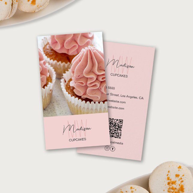 Carte De Visite Boulangerie Monogram Logo Cupcake Photo QR Rose (Bakery Monogram Logo Cupcake Photo QR Blush Pink Business Card)
