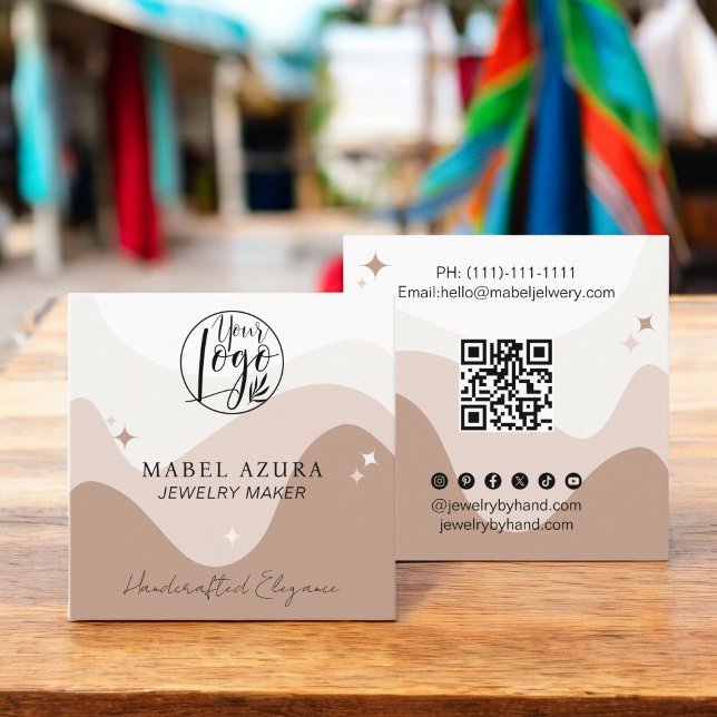 Carte De Visite Carré Boho ton de terre chic Bijouterie logo Qr (Boho chic earth tone Jewelry maker Qr logo Square Business Card)