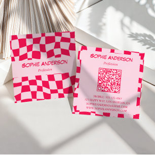 Carte De Visite Carré Code QR à damier rose et rouge rétro
