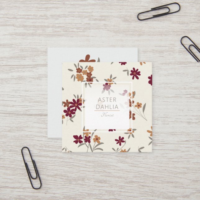 Carte De Visite Carré Dainty Gold Maroon motif floral (Devant/Arrière en situation)