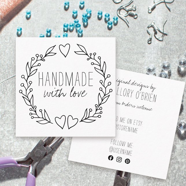 Carte De Visite Carré Fabriqué à la main avec la couronne de gribouillis (Handmade with Love square business card with line drawn wreath and social media icons)