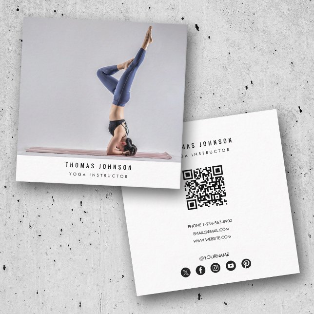 Carte De Visite Carré Mini instructeur de yoga Fitness QR Code (Minimalist Yoga Fitness Instructor QR Code Square Business Card)