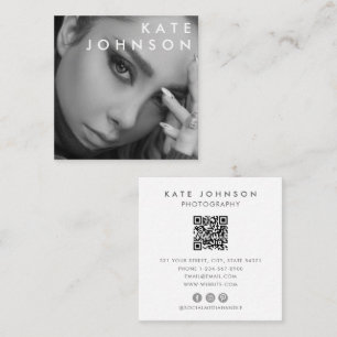 Carte De Visite Carré Photo professionnelle en noir blanc tendance QR Co
