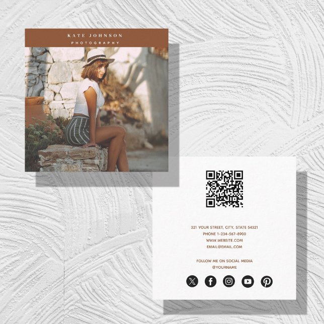 Carte De Visite Carré Photographe en terre cuite QR Code Médias sociaux (Terracotta Photographer QR Code Social Media Square Business Card)