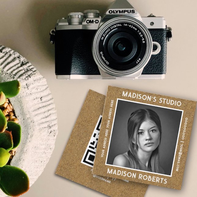 Carte De Visite Carré Photographe QR code personnalisé photo noir kraft  (Kraft background- business card for Photographer )