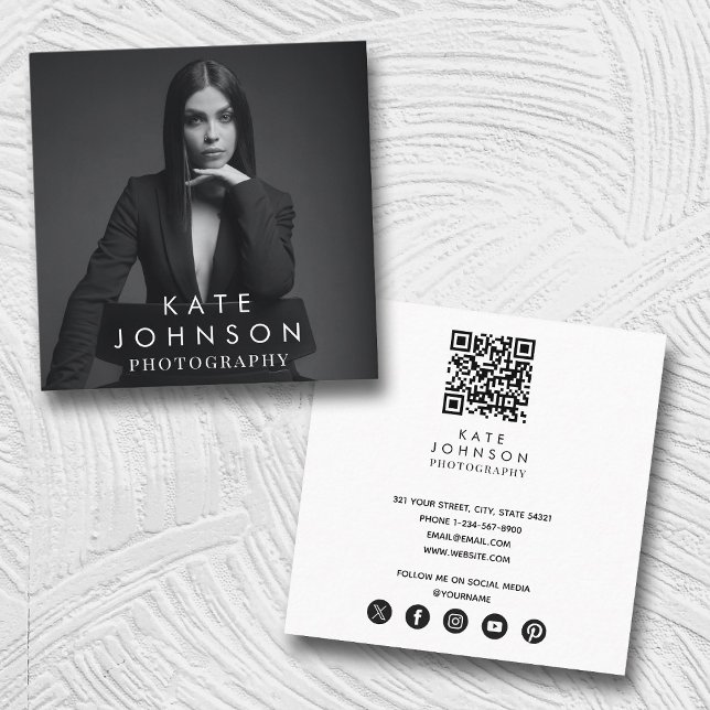 Carte De Visite Carré Photographie noir blanc moderne et tendance (Modern Trendy Full Photo Black White Photography Square Business Card)