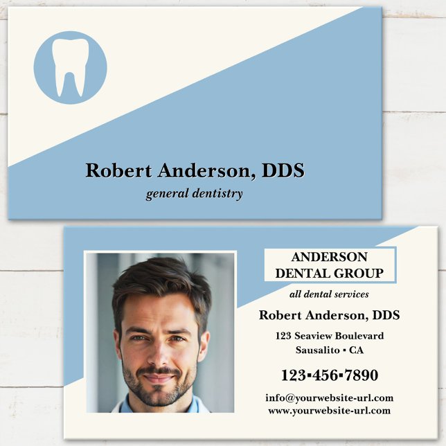 Carte De Visite Clinique dentaire professionnelle moderne Dentiste (Elegant dentist or dental clinic business card with logo and custom photo on light blue with ivory)