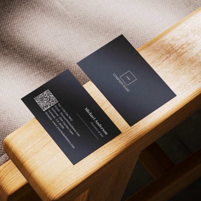 Carte De Visite Code QR de l'avocat professionnel noir moderne (Make an impact with these professional business cards, showcasing your brand and credibility.)