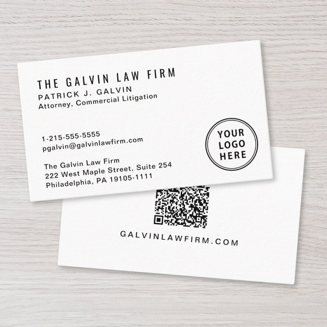 Carte De Visite Code QR de logo moderne employé (Capture attention, make connections, and leave a lasting impression with our modern QR business card)
