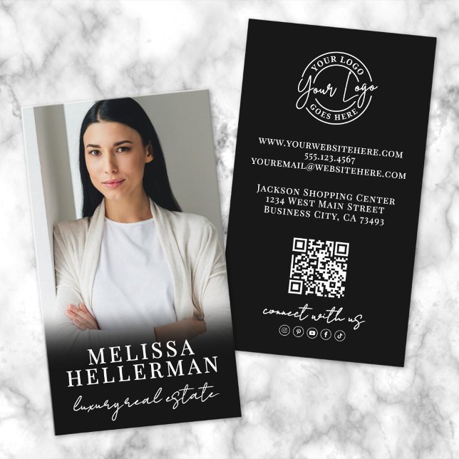 Carte De Visite Code QR de photo noire Logo de script Vertical (Black Photo QR Code Script Logo Vertical Business Card)