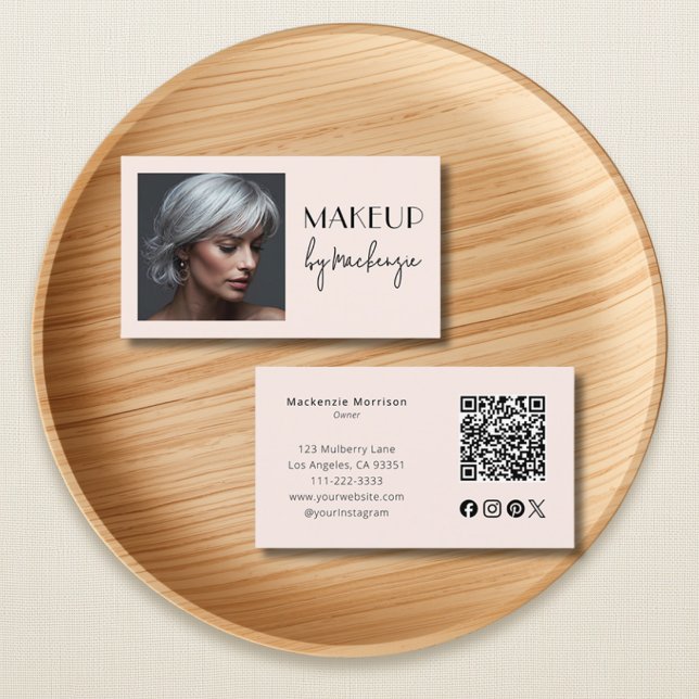 Carte De Visite Code QR d'icône sociale de script rose ému Maquill (Créateur téléchargé)