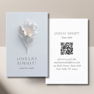 Carte De Visite Code QR floral minimaliste élégant blanc bleu