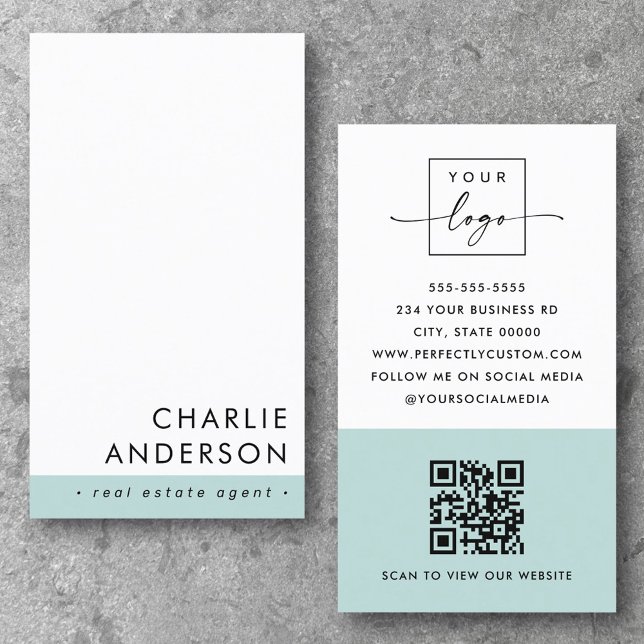 Carte De Visite Code QR minimal moderne aqua bleu blanc vertical (Modern minimal QR code aqua blue white vertical Business Card)