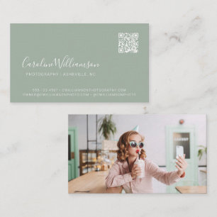 Carte De Visite Code QR photo de style vert sauge moderne tendance
