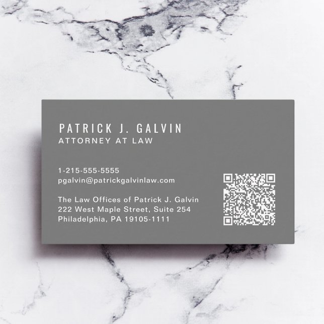 Carte De Visite Code QR professionnel minimal gris (Capture attention, make connections, and leave a lasting impression with our modern QR business card)