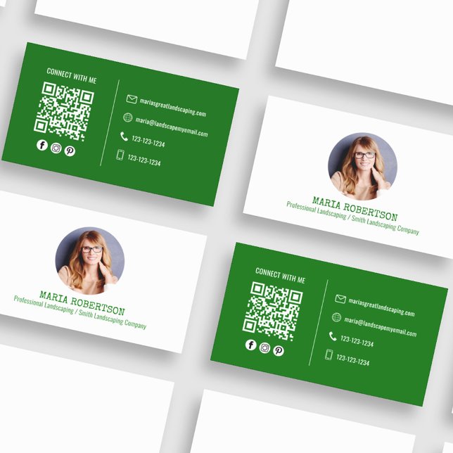 Carte De Visite Code QR vert moderne Photo sur les médias sociaux (Simple and minimalist green and white business card. )