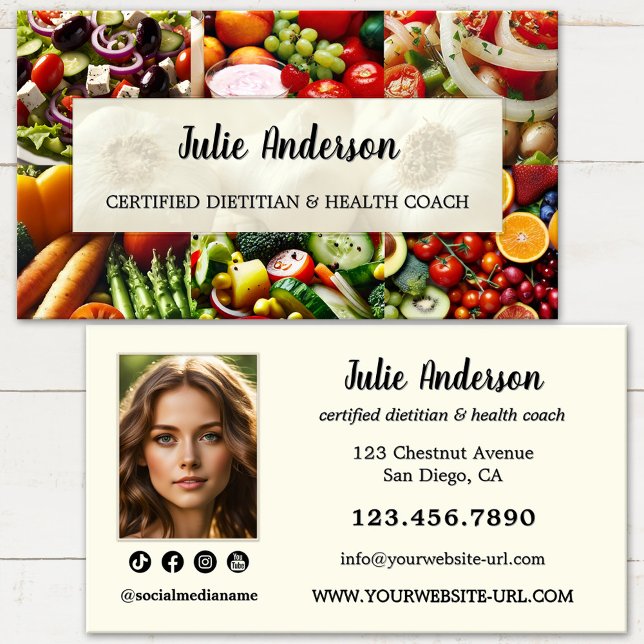 Carte de visite de l'entraîneur diététiste nutriti (Professional dietitian business card featuring a colorful array of fresh vegetables and fruits)