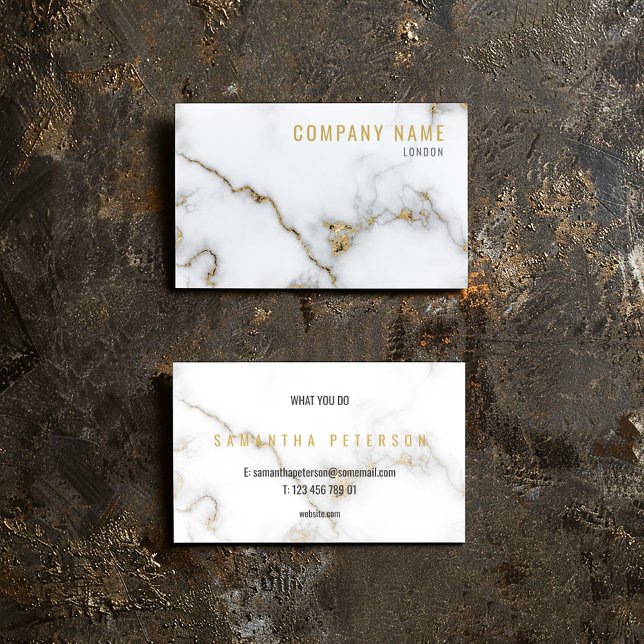 Carte De Visite Effet de marbre doré (White marble business card with gold veining, bold name, and minimalist black details.)
