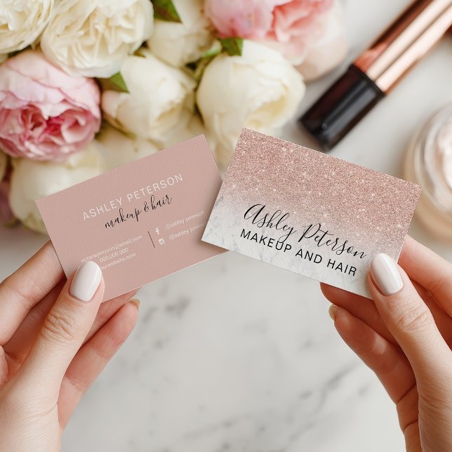 Carte De Visite élégante avec fausses paillettes roses, teinte dor (Makeup elegant typography marble rose gold glitter business card)