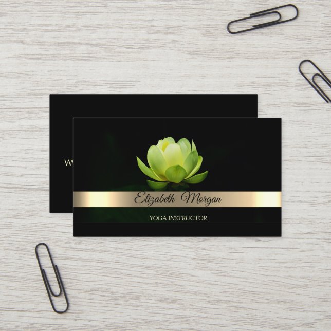 Carte De Visite Elégante Gold Stripe Green Lotus Flower Yoga (Devant/Arrière en situation)