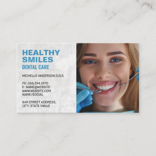 Carte De Visite Femme Souriante Se Nettoyer Les Dents