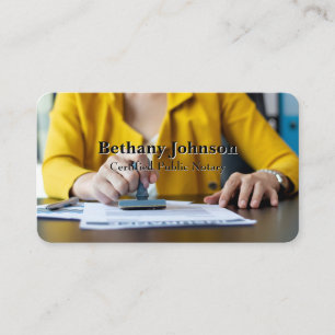 Carte De Visite Femme tamponnant des documents Notaire public