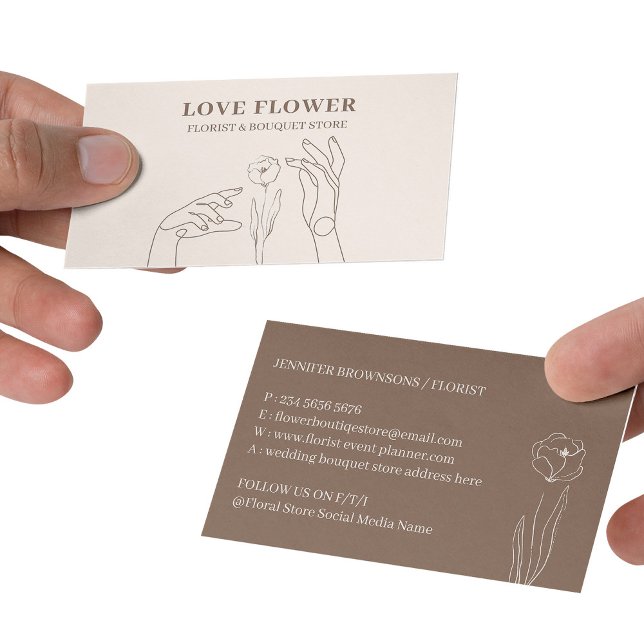 Carte De Visite Fleur ivoire Beige, tenir la marguerite à la main (Ivory Beige Florist Hold Hand Flower Daisy Business Card)
