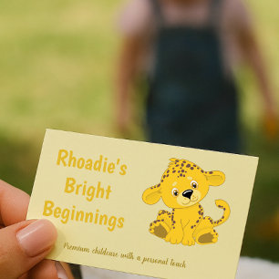 Carte De Visite Garde d'enfants rugissante avec un bébé léopard de