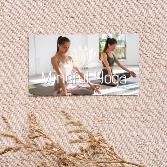 Carte De Visite Les femmes pratiquant la méditation du yoga | Lotu (Créateur téléchargé)