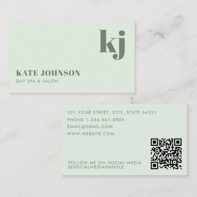 Carte De Visite Light Green Girly Day Spa Salon Initials QR Code (Devant / Derrière)
